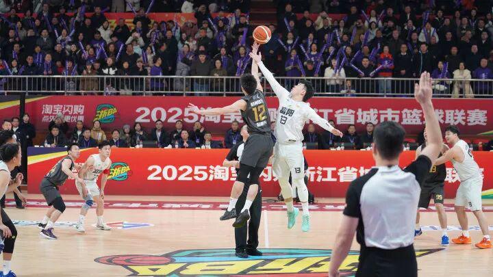 开云APP下载-“浙A德比”首轮熟人局，杭州队战胜富阳队